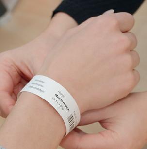 Armband mit Patienteninformationen