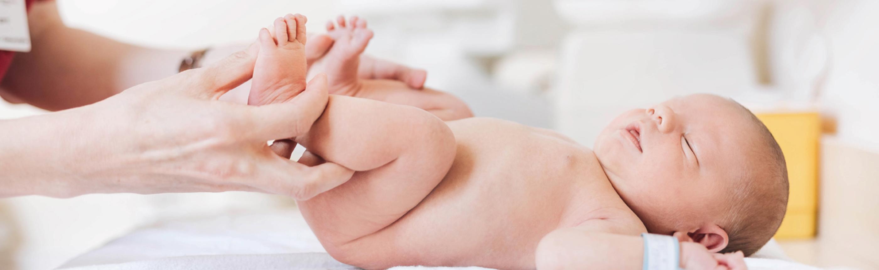 Geburtshilfe Untersuchung Neugeborenes